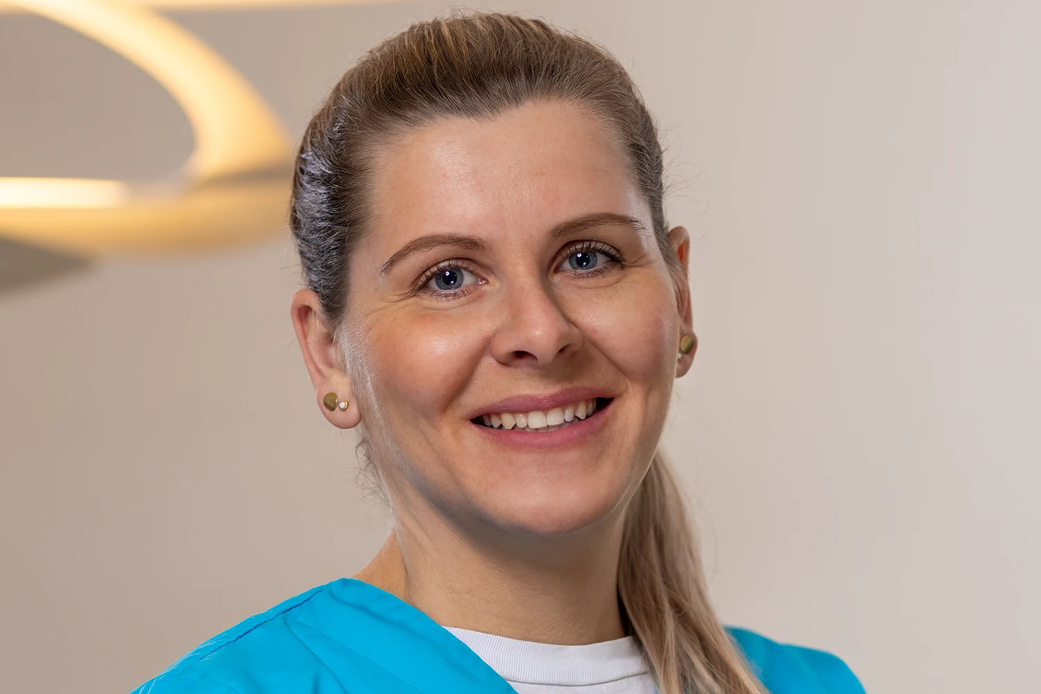 Portraitaufnahme von Nadine Scharl