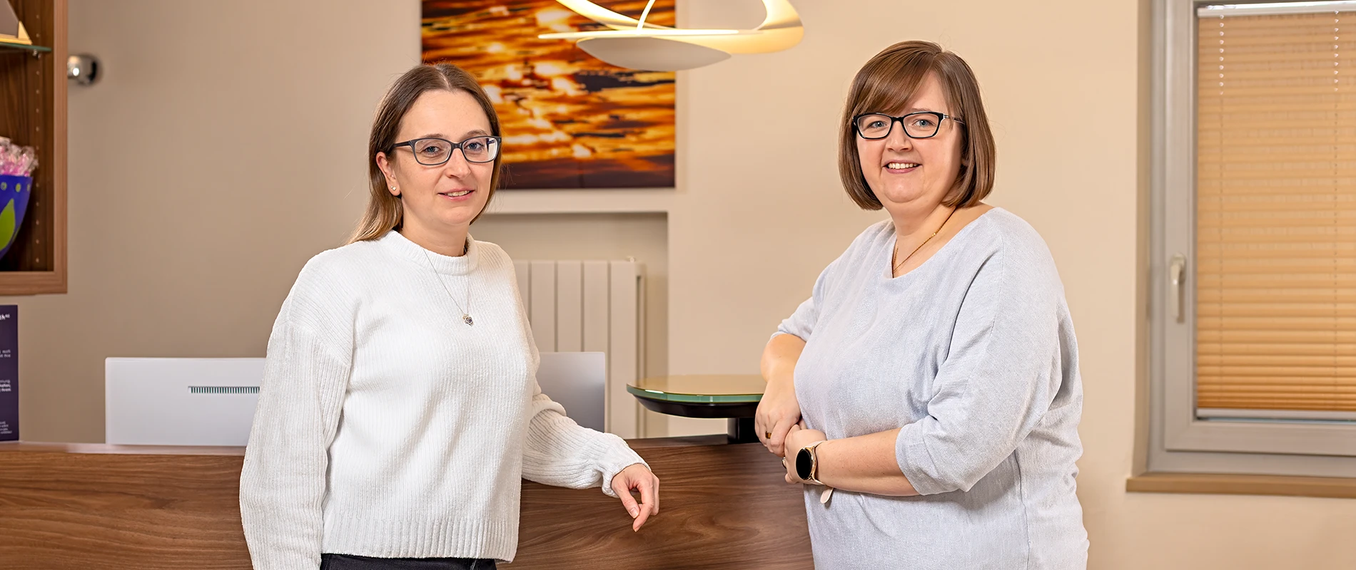 Aufnahme des Empfangsteams der Zahnarztpraxis Kummersbrück Dr. Stephan Kraska