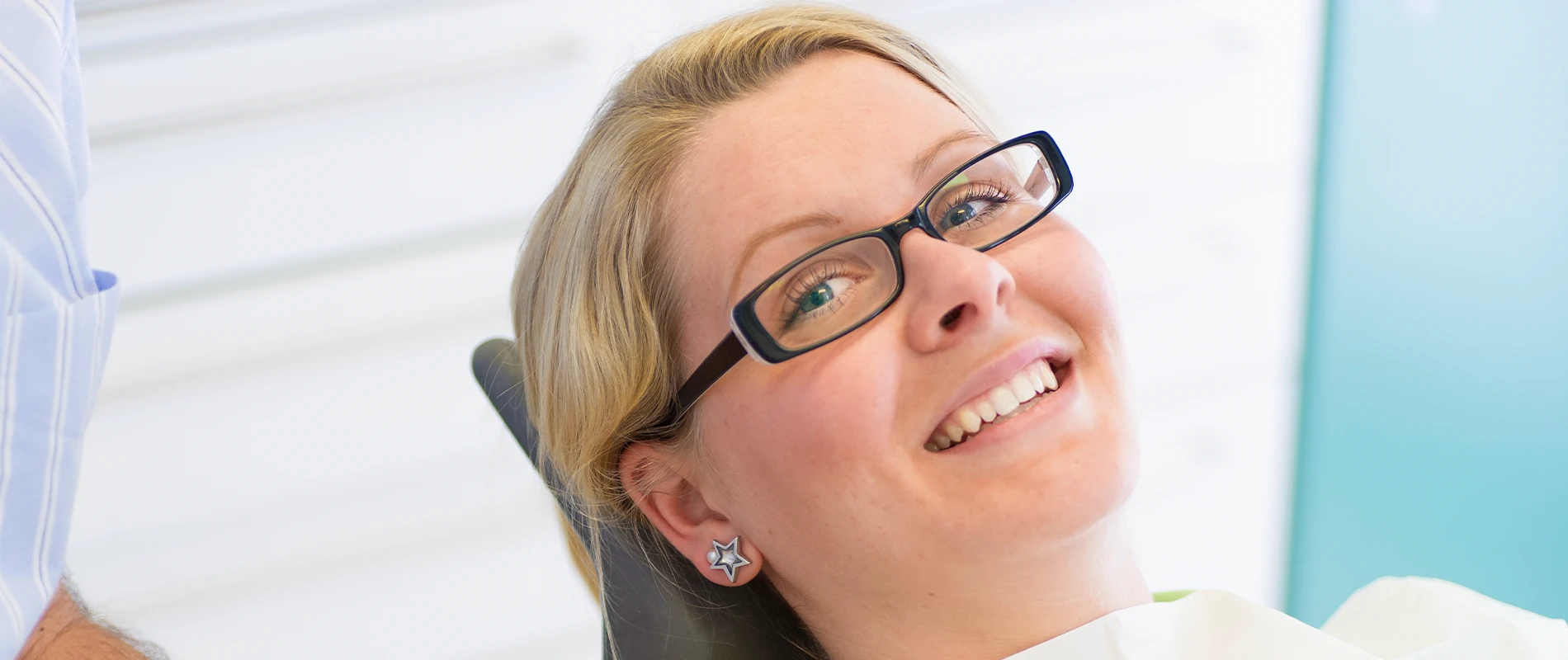 Aufnahme einer lächelnden Patientin